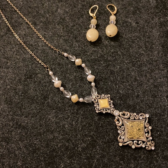 Vintage necklace and earrings set - Picture 10 of 13